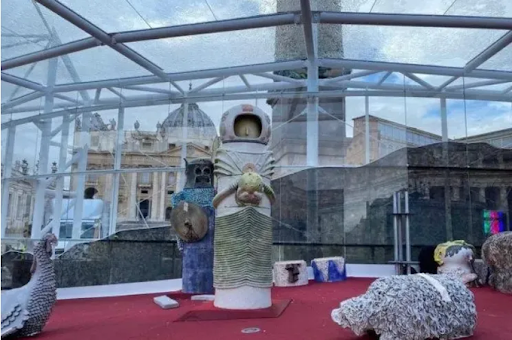 El Pontificado de Francisco I siempre es noticia y asombro. El Pesebre del Vaticano ha sorprendido a sus visitantes al incluir la figura de un astronauta entre las figuras que o componen. 