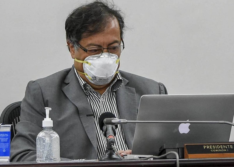 No sé cómo, ni por qué, pero terminé contagiado por el Covid. La enfermedad me hizo hacer un viaje de inmersión por la humanidad, un golpe que de repente me llevó al corazón mismo de la pandemia, vivida en carne propia, experimentada desde mi corazón y mis sentimientos, sin ningún tipo de privilegios.