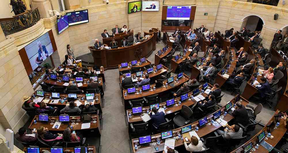 La decisión esta semana del futuro de las objeciones que el presidente Iván Duque le presentó al Congreso a la ley estatutaria de la Jurisdicción Especial de Paz- JEP-, se convertirá en el termómetro que medirá el pulso entre el Gobierno y el Congreso porque determinará quién tiene las mayorías para abrir el camino a los demás proyectos del ejecutivo, principalmente el Plan Nacional de Desarrollo.