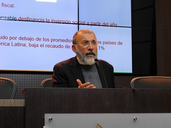 Para el senador Roy Barreras “Esta es una norma regresiva, inequitativa, anti técnica y que empeora el déficit fiscal”, por eso demandó ante la Corte Constitucional la nueva ley tras recordar que votó negativamente esa iniciativa. 