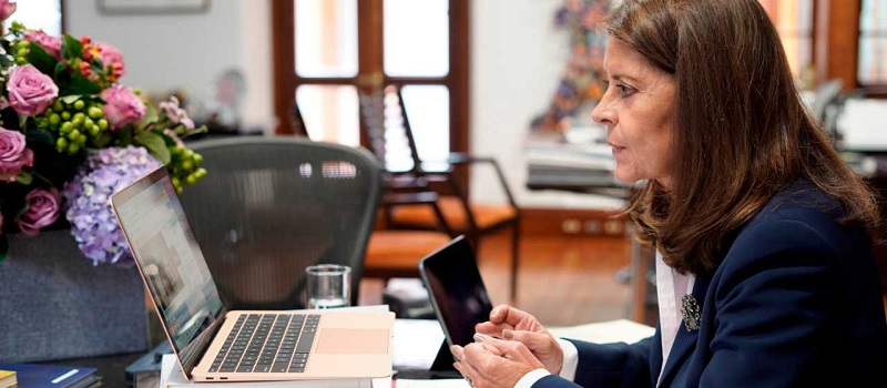 El Gobierno nacional en el Día Internacional de la Mujer hizo el lanzamiento de la campaña “Sena es Mujer” donde se destaca un canal de oportunidades para el desarrollo económico, laboral y social de la población femenina en el territorio nacional.
