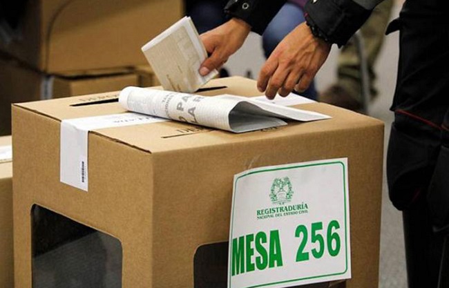 Un aplicativo para dispositivos móviles desde el cual los colombianos pueden consultar su lugar de votación y verificar si fueron escogidos para prestar el servicio como jurados de votación el próximo 27 de octubre, lanzó la Registraduría Nacional de Colombia.