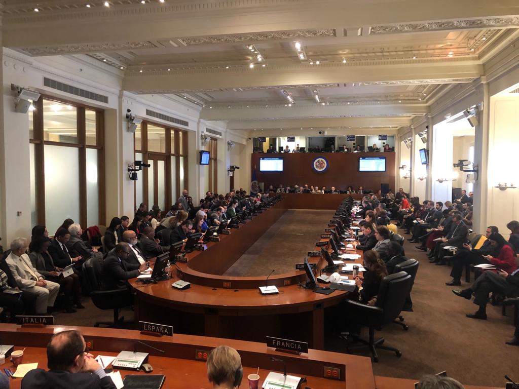 La sesión extraordinaria del Consejo Permanente de la OEA fue solicitada por las misiones de Argentina, Brasil, Canadá, Chile, Colombia, Estados Unidos, Guatemala, Paraguay y Perú. Maduro ganó el 20 de mayo unos comicios boicoteados por la oposición. 