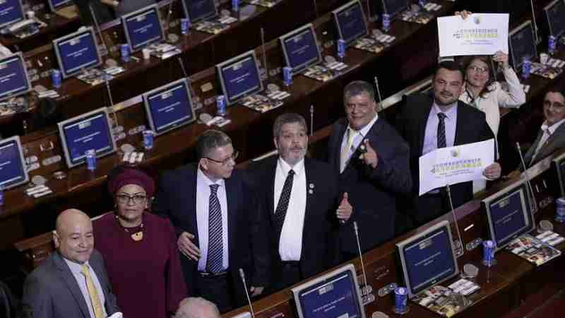 Farc radica proyectos en el Congreso