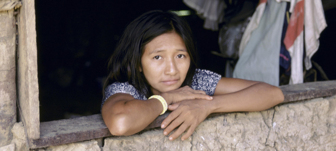 La pobreza va más allá del nivel de ingresos. Es también el acceso a la educación, al agua potable, a la comida o a la educación. Toda una generación está privada de estas comodidades. Pese a ese panorama, hay señales de esperanza: 271 millones de personas han logrado salir de la pobreza en la última década en la India.