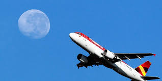 La compañía Avianca Holdings inició operacionescon la nueva aerolínea Regional Express Américas S.A.S, con la que busca atender "de manera más eficiente" algunos destinos del mercado colombiano, informó la empresa.