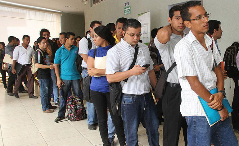 De acuerdo al Departamento Administrativo Nacional de Estadística, DANE, el desempleo entre los jóvenes colombianos sigue subiendo. Del 2017 al 2018 alcanzó el 16,1 %.