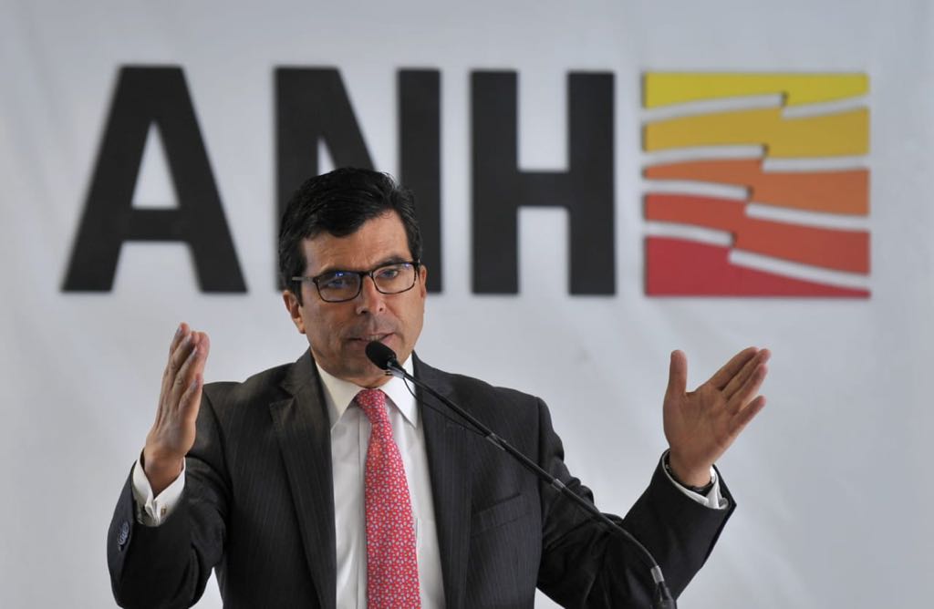 En un hecho inédito para el país, siete empresas nacionales y extranjeras, han postulado 42 áreas para la explotación de petróleo y gas en Colombia, ubicadas, principalmente, en los Llanos Orientales y en el Magdalena medio. 