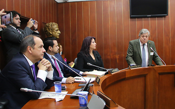 Dicha Célula Legislativa también elegirá a los senadores que formarán parte de la Comisión de las Actividades de Inteligencia y Contrainteligencia, así como los que van integrarán la del Consejo Superior de Política Criminal.