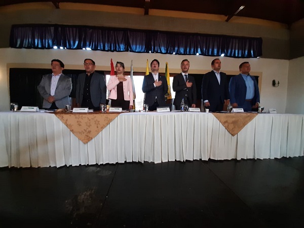 Un informe especial sobre el Foro Sabana de Occidente: Rumbo a la Integración Regional, realizado ésta semana en el municipio de Mosquera y organizado por Bacatá Stereo y La Tribuna, será emitido este jueves 6 de febrero a las 7 PM en el Noticiero de la Cámara de Representantes.