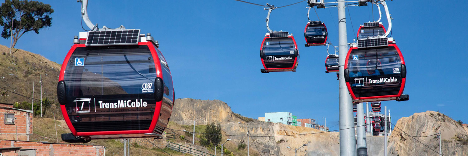 Terminando el 2018, los habitantes de la localidad de Ciudad Bolívar, al Sur de la capital de Colombia, Bogotá, empezaron a recibir un nuevo aire desde las alturas de ese sector de la ciudad, al mirar que el nuevo servicio de TransMiCable, se convirtió en una solución parcial a la problemática de la movilidad que mejora la calidad de vida de más de 700 mil usuarios del Transmilenio, que a partir de ahora, estarán menos tiempo en sus viajes pero más horas con sus familias.