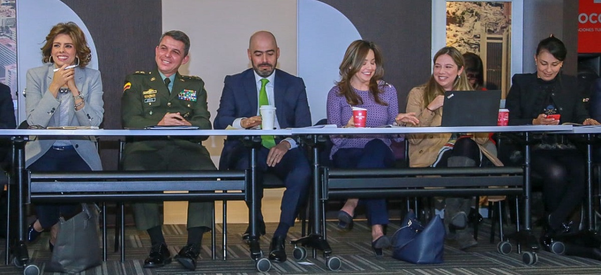 En la Mesa de Alto Nivel Anticontrabando conformada por el Ministerio de Agricultura y Desarrollo Rural, el Ministerio de Comercio Industria y Turismo, el Ministerio de Defensa,  ICA,  DIAN, INVIMA y la Polfa, se reafirmó la importancia del trabajo articulado entre las autoridades y el sector privado en la lucha contra la ilegalidad.  