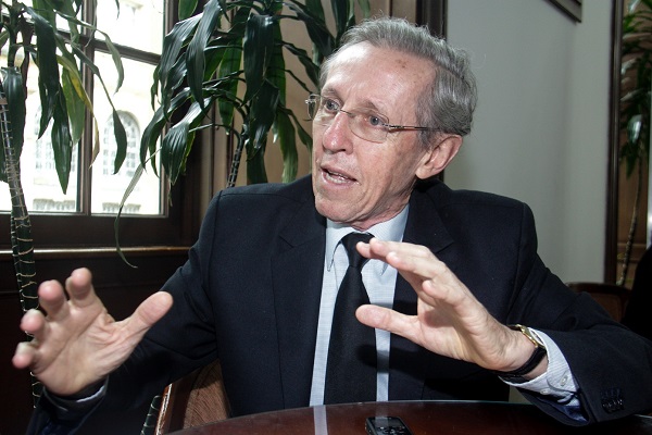 Un exguerrillero de ese grupo insurgente que no solo fue protagonista de esa firma de paz sino que llegó a ser constituyente de la actual carta fundamental que nos rige, Exministro de Salud, exsenador de la República y ahora Copresidente del Partido Verde, es Antonio Navarro Wolff, quien no dudó en aceptar un diálogo con www.ecospoliticos sobre el pasado, presente y futuro del país.  
