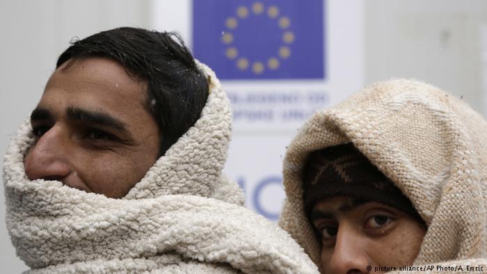 Amnistía Internacional (AI) instó a la Unión Europea a tomar las medidas necesarias para acabar con los abusos sufridos por migrantes a manos de la Policía de Croacia y acusó al bloque comunitario de ser "cómplice" del rechazo y las expulsiones "sistemáticas, ilegales y a menudo violentas" de migrantes y refugiados, que quedan relegados a campos "inseguros y precarios" en Bosnia y Herzegovina.