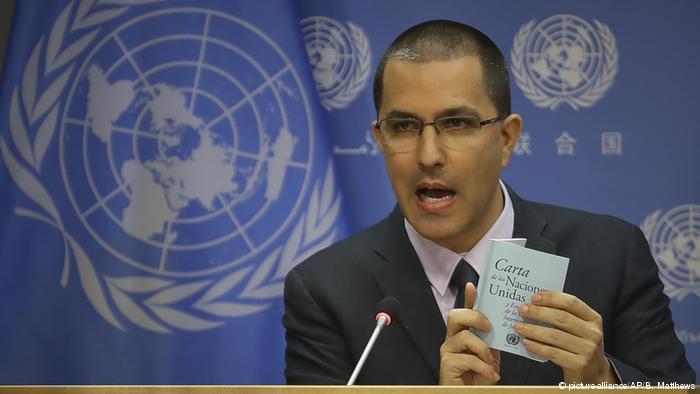 El Canciller de Venezuela y yerno del finado Hugo Chávez, Jorge Arreaza, abogó en la ONU por un "diálogo" entre Nicolás Maduro y su homólogo estadounidense Donald Trump en Suiza, para buscar una salida a la crisis venezolana.
