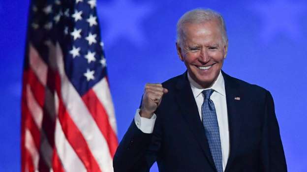 Con la promesa de ser el Presidente de todos, Joe Biden se dirigió a los ciudadanos de los EEUU, luego de ser proclamado el jefe de Estado número 46 en la historia democrática de ese país norteamericano, tras superar los 270 votos electorales se convierte en el mandatario más votado de la Unión Americana.