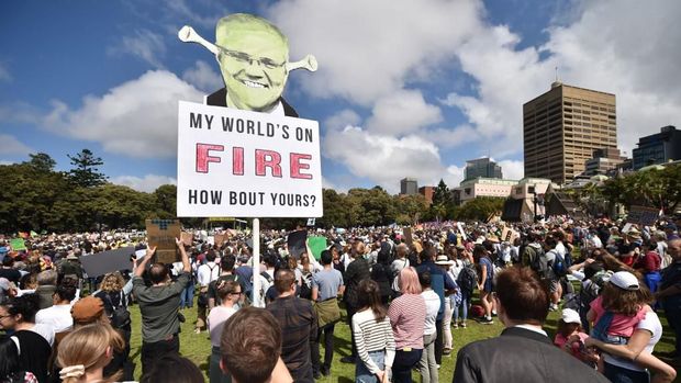 Una masiva protesta de los jóvenes del mundo, contra el calentamiento global, dejó a los presidentes de todas las naciones del mundo en un instante de reflexión por las políticas que están llevando a cabo en defensa y cuidado de nuestro planeta tierra, cuya inhumana acción de sus habitantes, están llevando al Planeta Tierra a una tragedia ambiental de inmensas e incalculables proporciones.