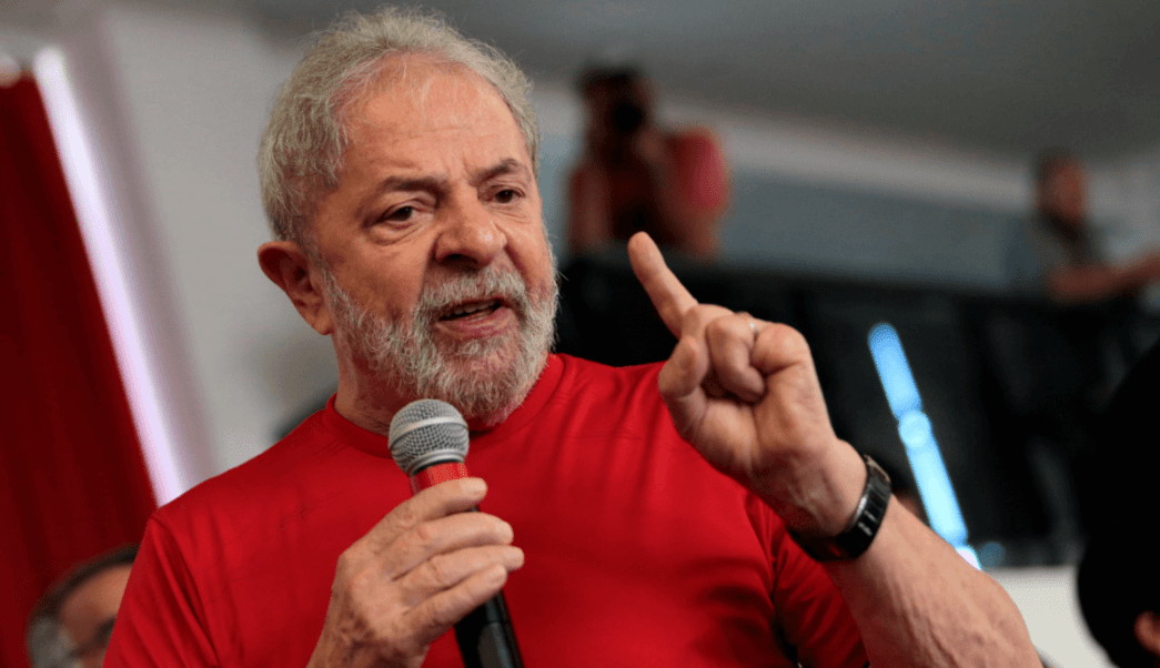 Aunque está preso y su candidatura puede ser impugnada, el ex Presidente brasileño Luiz Inácio Lula da Silva sigue siendo el favorito, según los sondeos para las próximas elecciones presidenciales, que se realizarán el 7 de octubre próximo. 