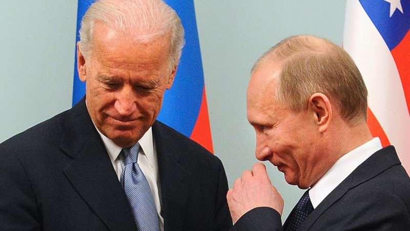 El presidente de Rusia Vladimir Putín respondió a su homólogo de Estados Unidos Joe Biden quien lo catalogó como un asesino y dijo que lo que le deseaba era que tuviera buena salud y fue irónico en señalar que  las personas tienden a ver en los demás la esencia de sí mismas.