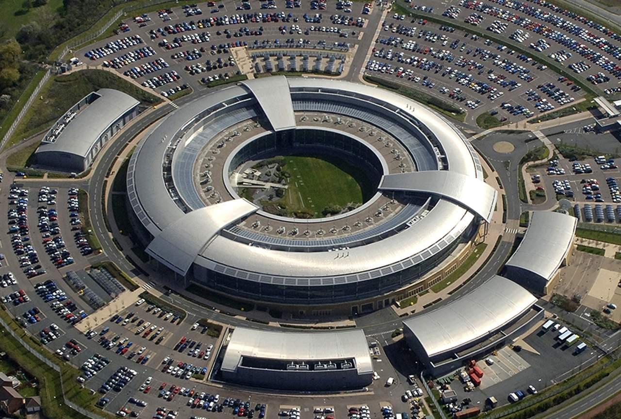 El Tribunal Europeo de DD.HH. condenó a Reino Unido por la interceptación masiva de comunicaciones por parte de sus servicios secretos, pero no por haberlos compartido con otros estados.