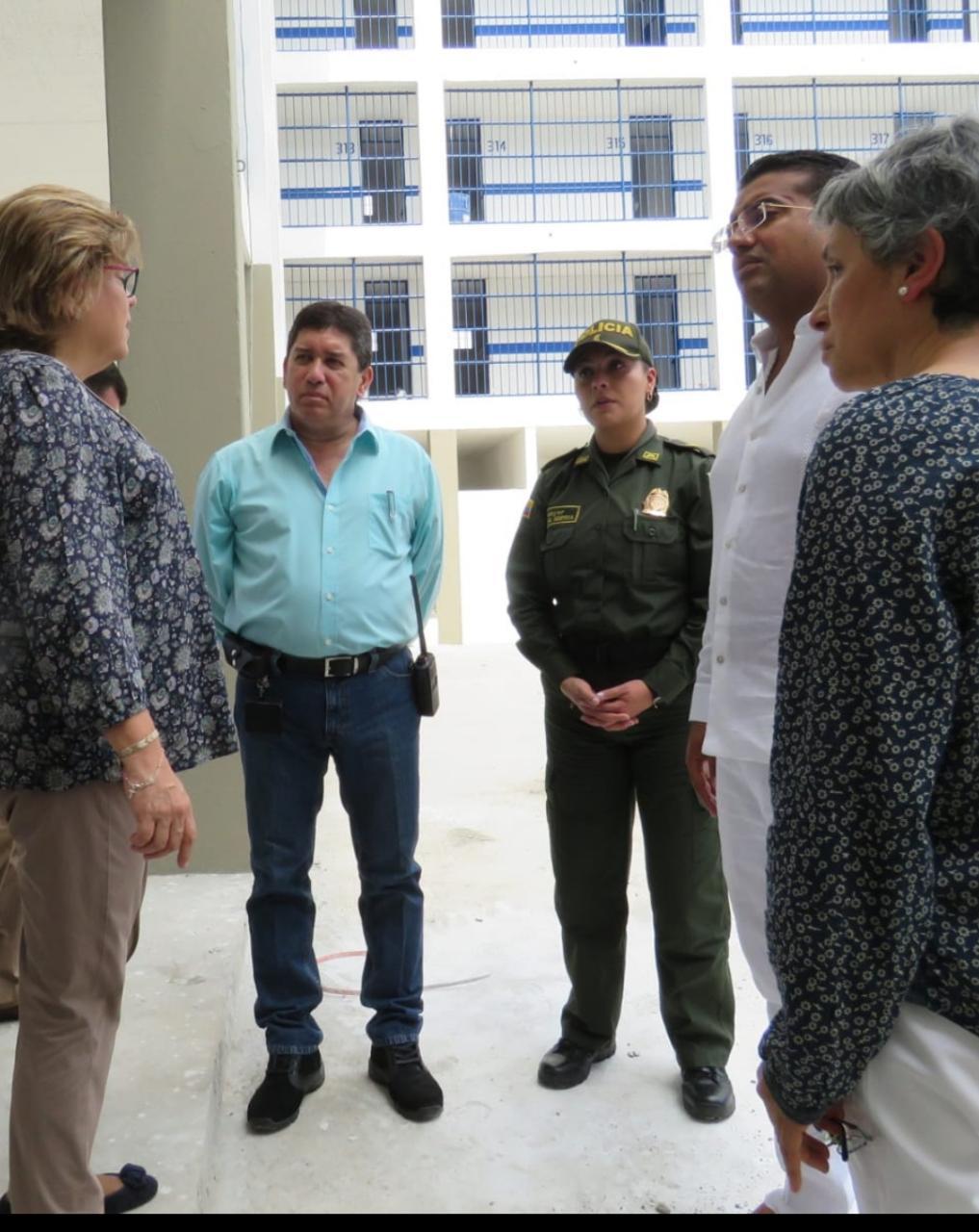 Una de las grandes apuestas que hace la nueva administración de la Unidad de Servicios Penitenciarios y Carcelarios- USPEC, es no sólo operar y gestionar de forma efectiva la alimentación, salud e infraestructura de los establecimientos carcelarios, sino acercarse de manera más humana a las personas privadas de la libertad, que finalmente es el grupo poblacional que recibe directamente las consecuencias de la positiva o negativa gestión que realicen las instituciones involucradas en el sistema penitenciario y carcelario. 