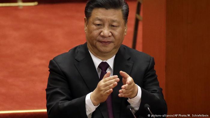 El polémico presidente chino, Xi Jinping, reivindicó la fuerza de China en el mundo, en un discurso de hora y media de duración en el Gran Palacio del Pueblo de Pekín, a los 40 años de la Apertura de China al mundo. 