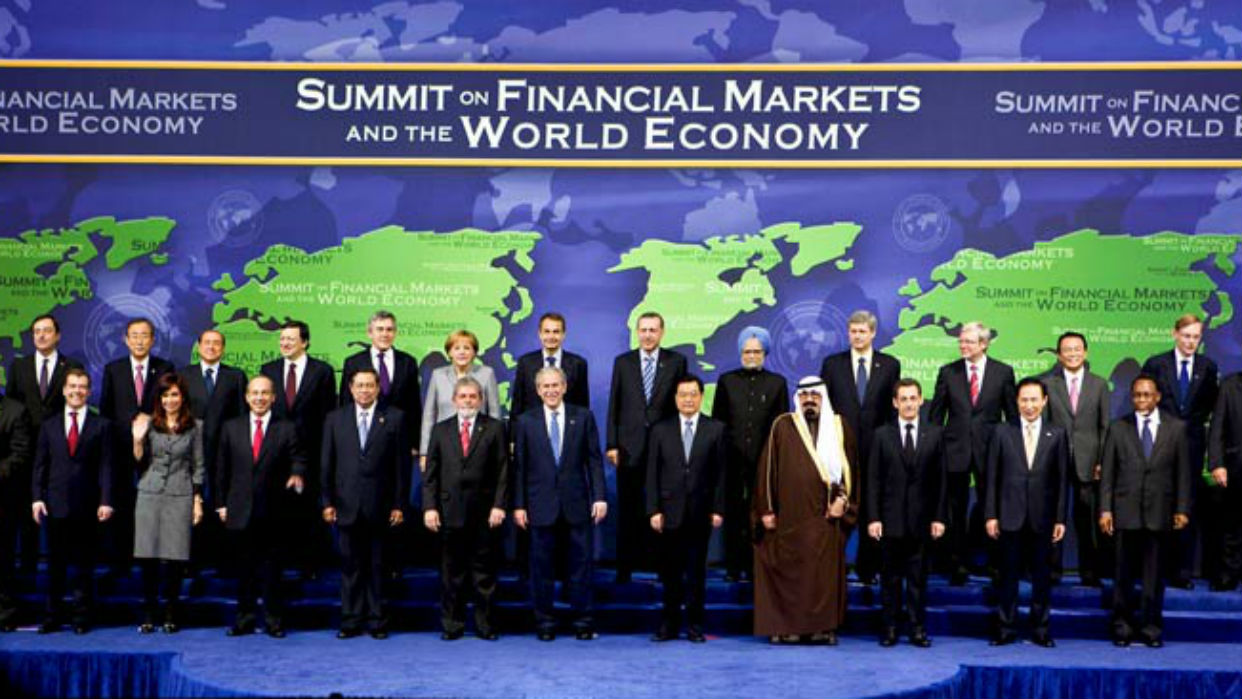 Fue el 14 y el 15 de noviembre de 2008. La economía mundial había sufrido un cataclismo financiero y, por primera vez, se reunió, en EEUU, una cumbre de líderes de las 20 mayores potencias del mundo.