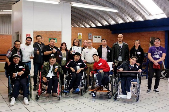 La Asociación Pro Personas con Parálisis Cerebral (APAC, I.A.P.) es una institución de asistencia privada con 50 años de experiencia que brinda atención especializada a personas con esta discapacidad, así como a personas con problemáticas similares.