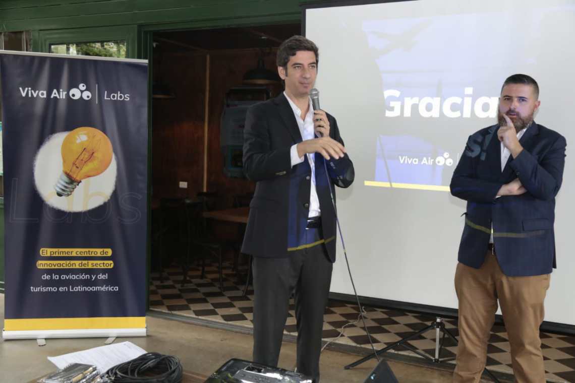 Viva Air, el grupo líder de aerolíneas de bajo costo en América Latina, anunció el lanzamiento de Viva Air Labs, el primer y único laboratorio de innovación del sector de la Aviación y el Turismo en la región. El laboratorio ya está al aire en www.vivaairlabs.com donde emprendedores, estudiantes e innovadores podrán trabajar en resolver retos de la industria, tales como reducir costos y mejorar la experiencia de los clientes.